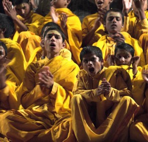 הזזים בקבוצות