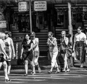 מאז שחזרתי אני קורא שירה