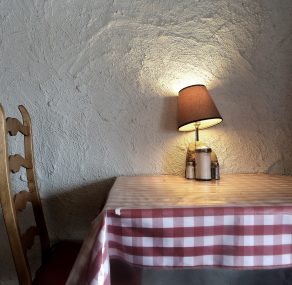 הריק שבגדול והעוצמה שבקטן