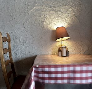 הריק שבגדול והעוצמה שבקטן