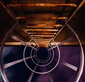 עליה לצורך ירידה