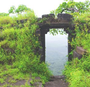 הסיפור הגדול והסיפור הקטן