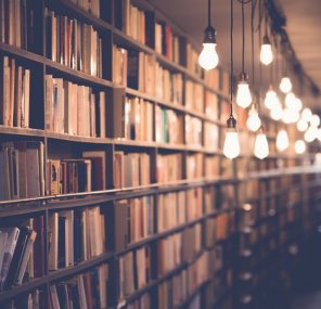 מה שמילים מגלות בנו