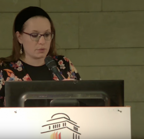 42 פירושים על "אם בחוקותי תלכו"